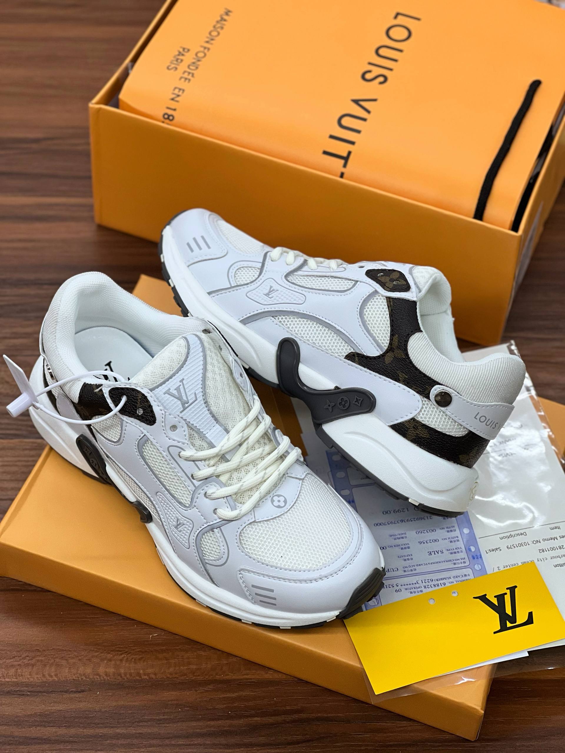 کتونی ال وی