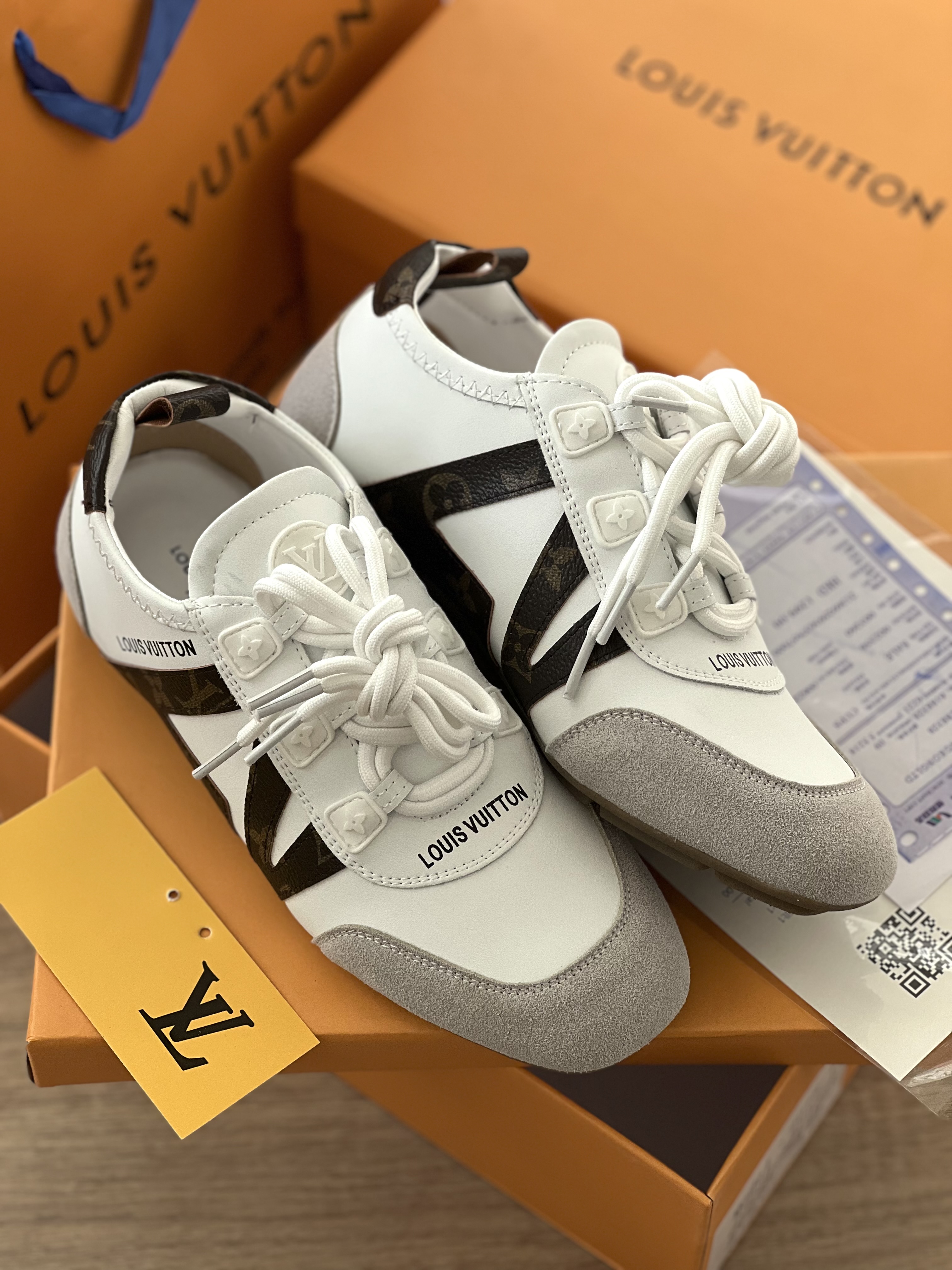 کتونی ال وی