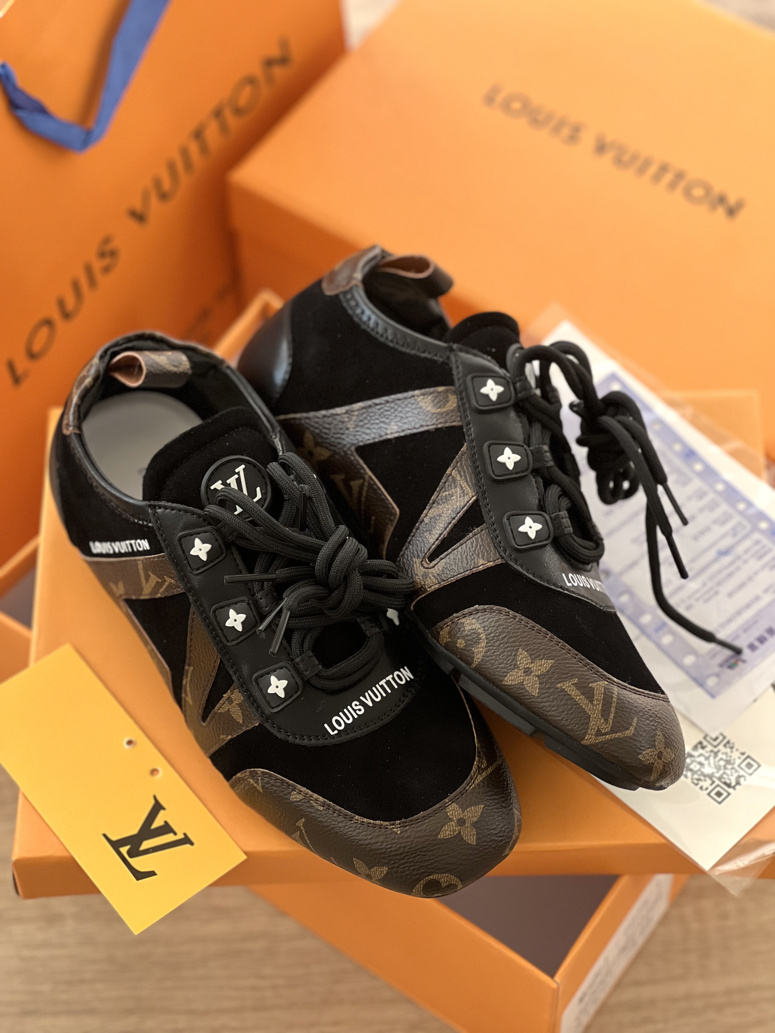 کتونی ال وی